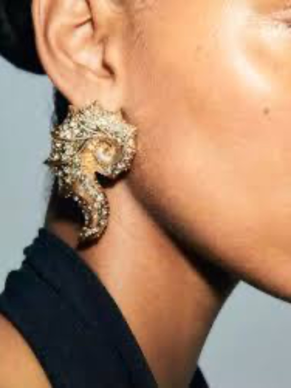 NWT Zara Gold Tone Swirl Rhinestone Earrings
